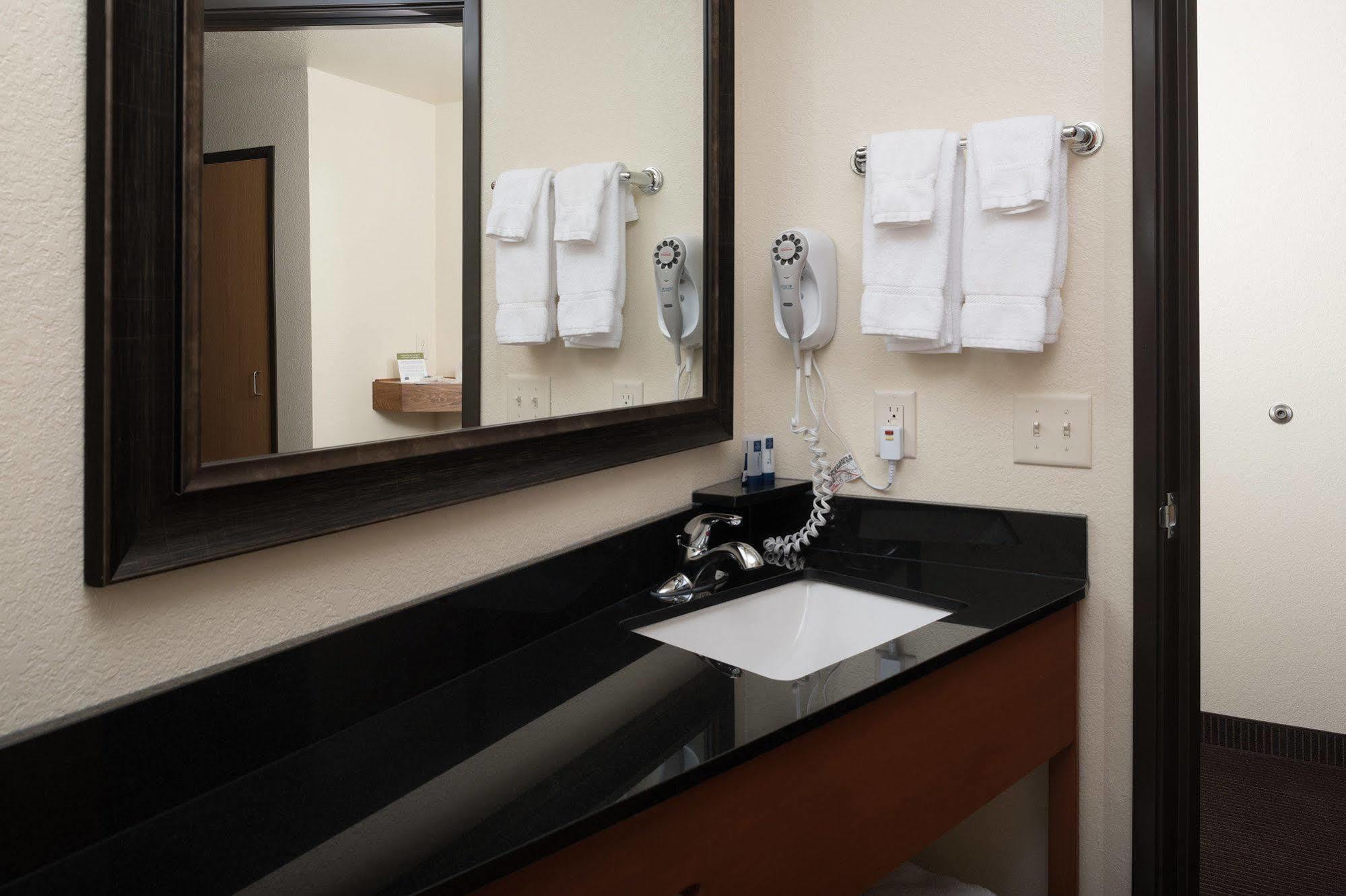 Americinn By Wyndham בל פורש מראה חיצוני תמונה